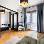 Apartmán Sleek Comfort-location And Blend Of Style Bukurešť