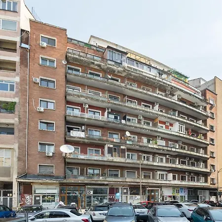 Sleek Comfort - Location And Blend Of Style *