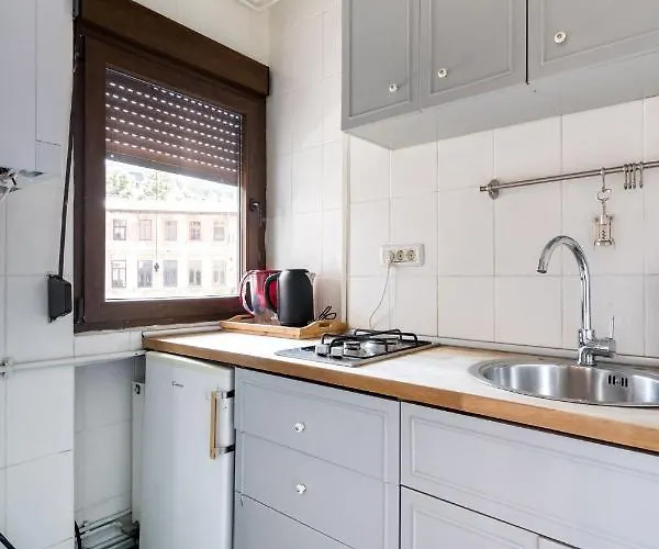 Sleek Comfort - Location And Blend Of Style