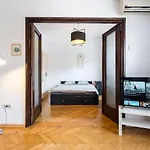 Sleek Comfort-location And Blend Of Style شقة بوخارست
