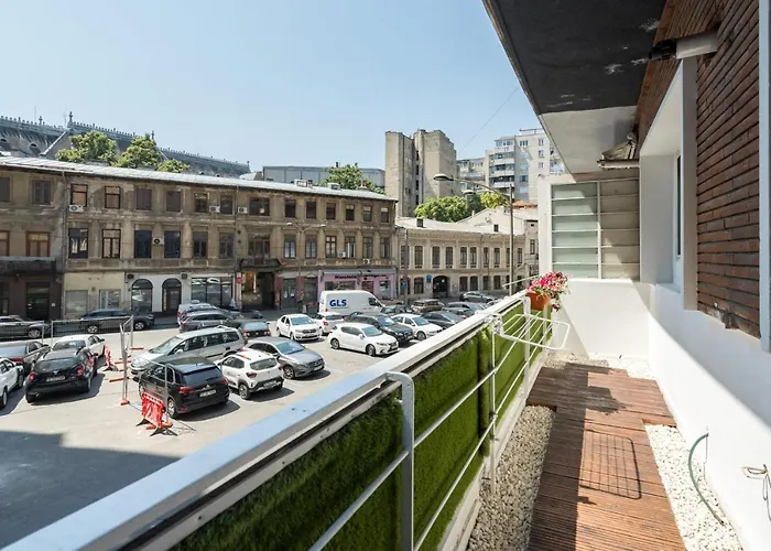 Sleek Comfort - Location And Blend Of Style *